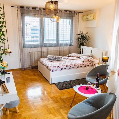 Flexible Selfcheckins 15 & 19 - Zagreb - Garage - Loggia - New - Apartments Repinc Buitenkant foto