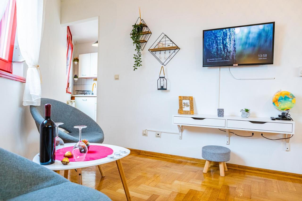Flexible Selfcheckins 15 & 19 - Zagreb - Garage - Loggia - New - Apartments Repinc Buitenkant foto