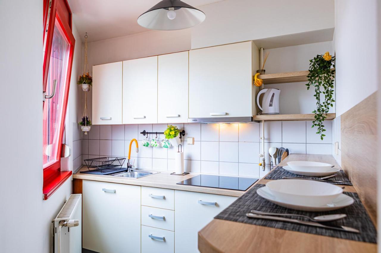 Flexible Selfcheckins 15 & 19 - Zagreb - Garage - Loggia - New - Apartments Repinc Buitenkant foto