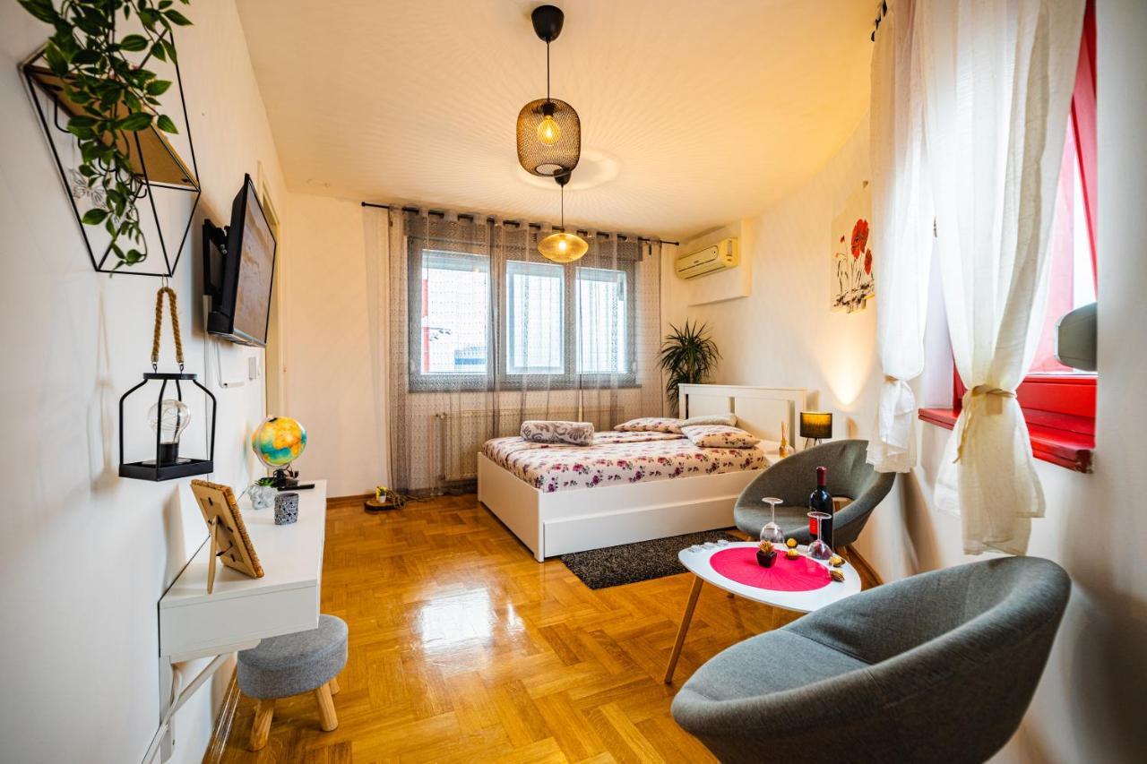 Flexible Selfcheckins 15 & 19 - Zagreb - Garage - Loggia - New - Apartments Repinc Buitenkant foto