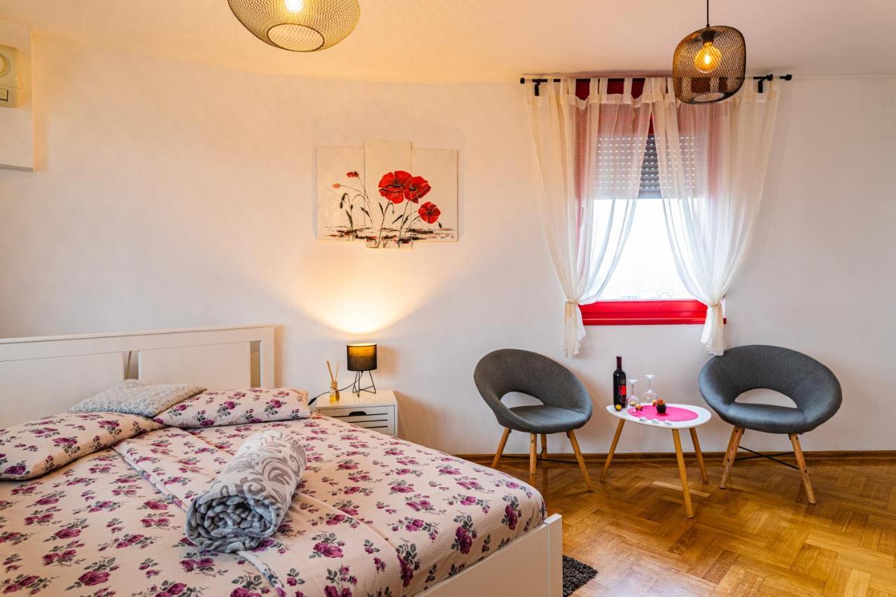 Flexible Selfcheckins 15 & 19 - Zagreb - Garage - Loggia - New - Apartments Repinc Buitenkant foto