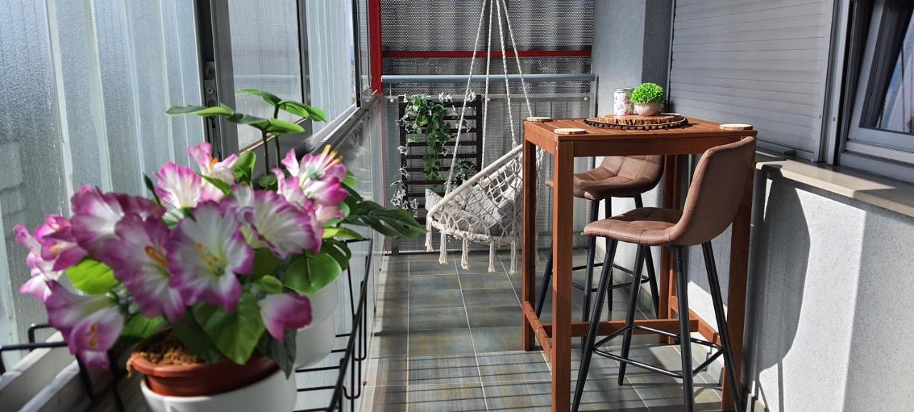 Flexible Selfcheckins 15 & 19 - Zagreb - Garage - Loggia - New - Apartments Repinc Buitenkant foto