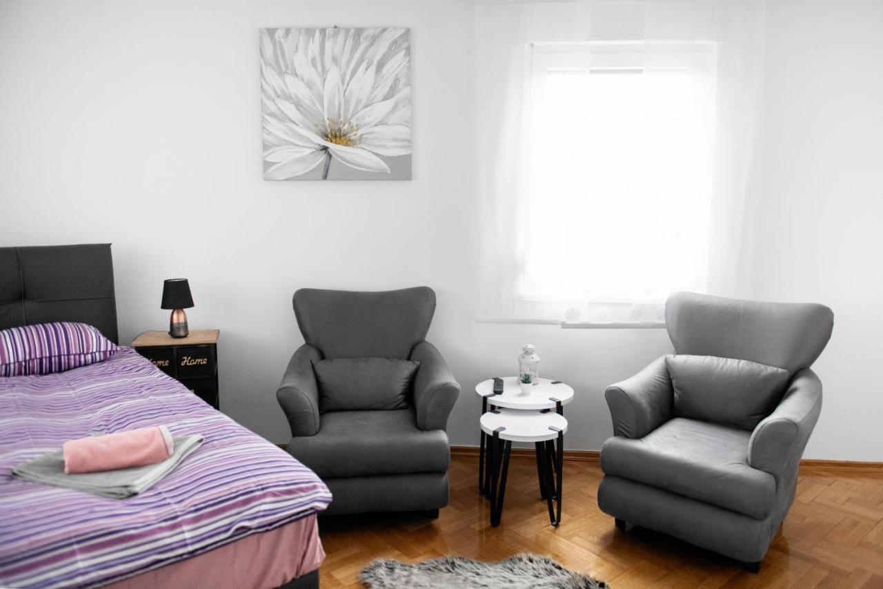 Flexible Selfcheckins 15 & 19 - Zagreb - Garage - Loggia - New - Apartments Repinc Buitenkant foto